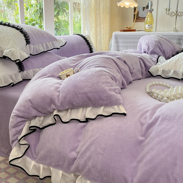 91家纺网 家纺一手货源 找家纺 艺玲家纺 2025新款牛奶绒韩版蕾丝四件套-花香梦境绒 花香梦境绒-浅紫