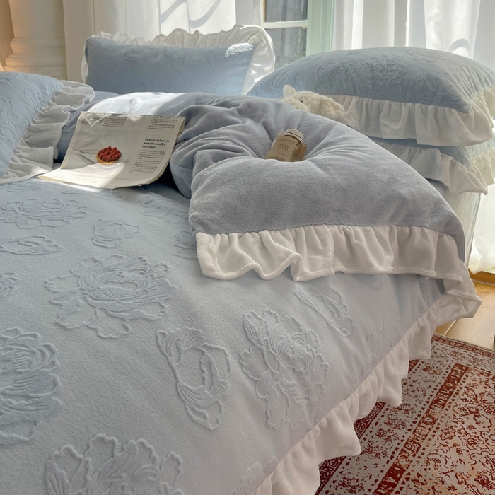 91家纺网 家纺一手货源 找家纺 六巷胡同 2025新款韩版知画牡丹A类牛奶绒花边款四件套 知画牡丹-蓝