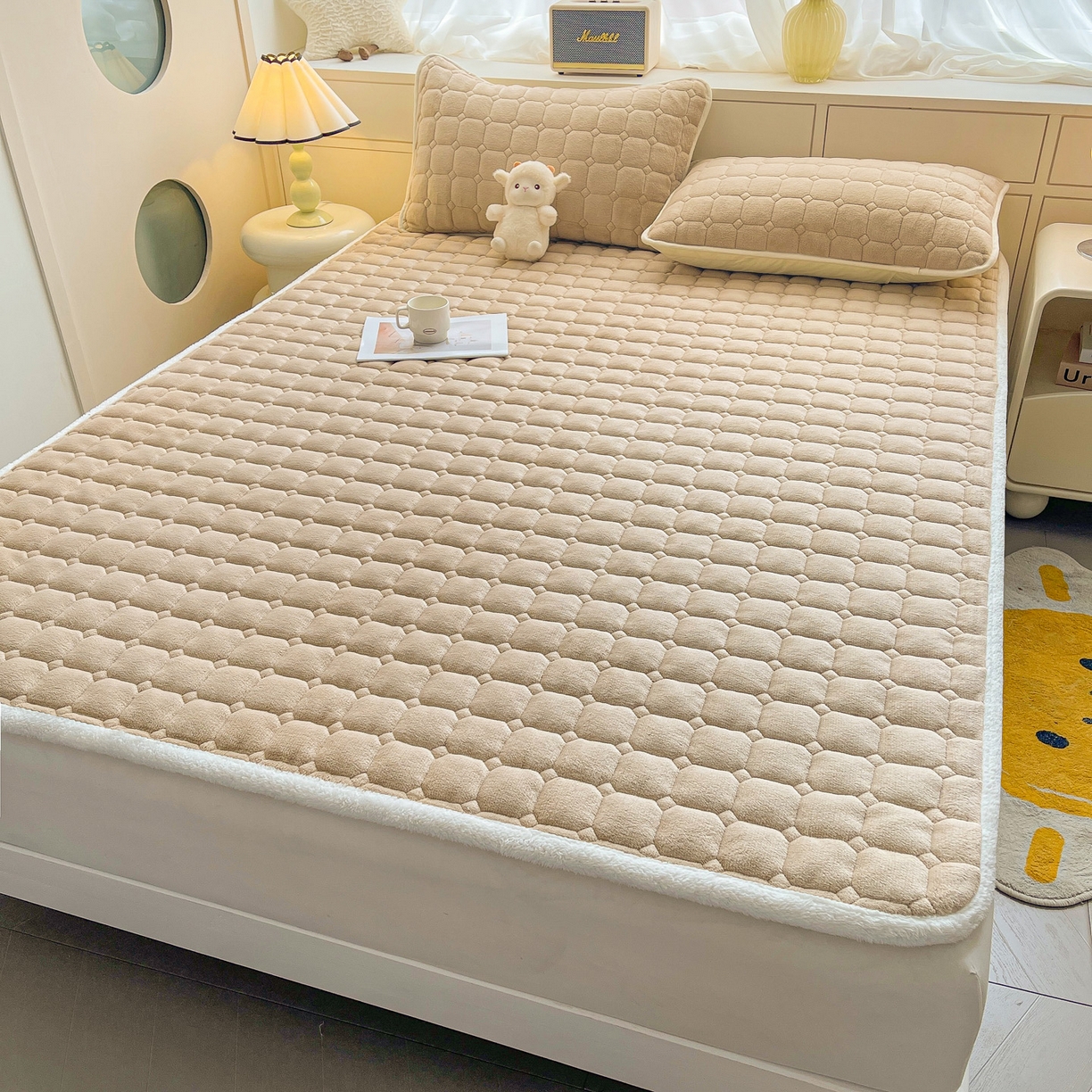 91家纺网 家纺一手货源 找家纺 眠势力 2025新款牛奶绒床垫加绒床褥子秋冬保暖珊瑚绒夹棉床护垫 卡其