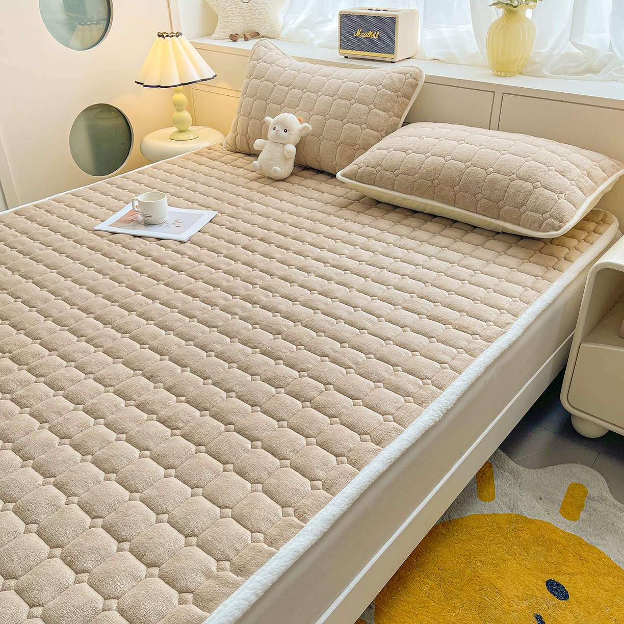 91家纺网 家纺一手货源 找家纺 眠势力 2025新款牛奶绒床垫加绒床褥子秋冬保暖珊瑚绒夹棉床护垫 卡其