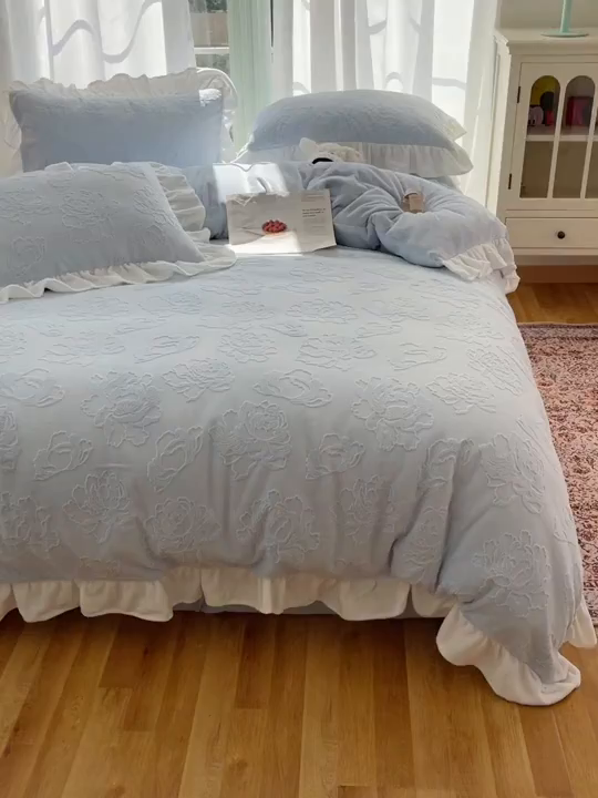 91家纺网 家纺一手货源 找家纺 六巷胡同 2025新款韩版知画牡丹A类牛奶绒花边款四件套 知画牡丹-蓝