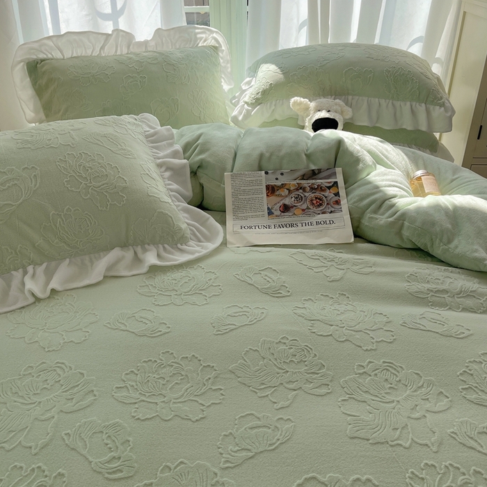 91家纺网 家纺一手货源 找家纺 六巷胡同 2025新款韩版知画牡丹A类牛奶绒花边款四件套 知画牡丹-绿