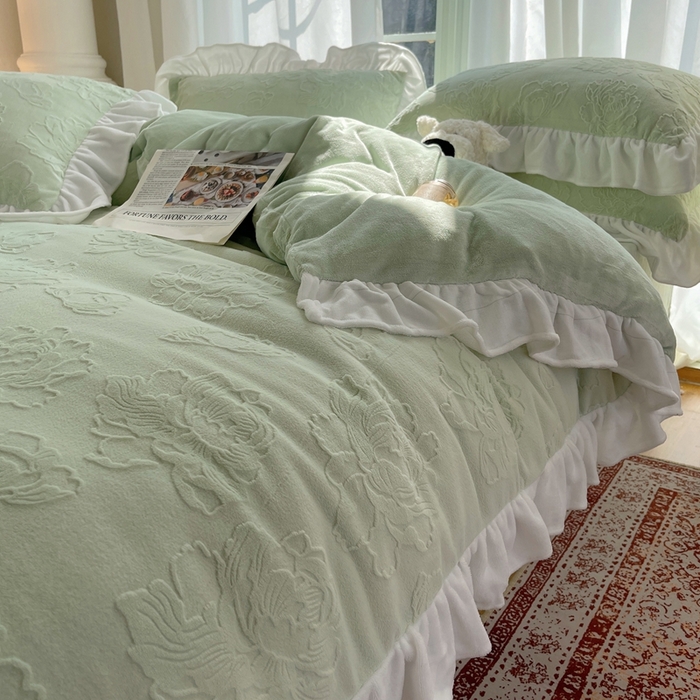 91家纺网 家纺一手货源 找家纺 六巷胡同 2025新款韩版知画牡丹A类牛奶绒花边款四件套 知画牡丹-绿