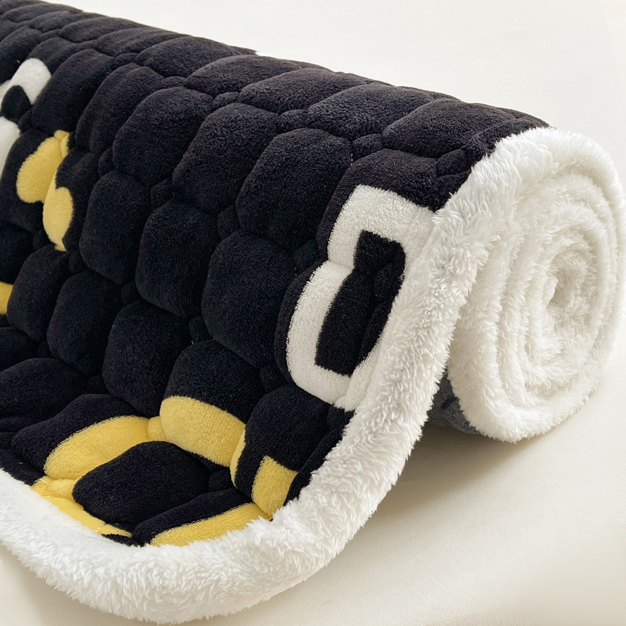 91家纺网 家纺一手货源 找家纺 眠势力 2025新款牛奶绒床垫加绒床褥子秋冬保暖珊瑚绒夹棉床护垫 可爱汪