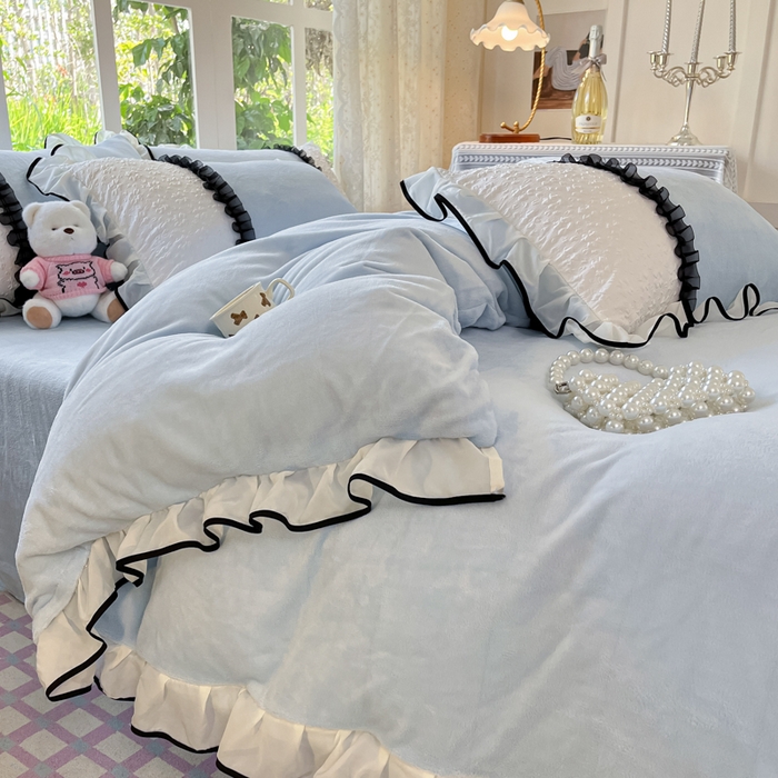 91家纺网 家纺一手货源 找家纺 艺玲家纺 2025新款牛奶绒韩版蕾丝四件套-花香梦境绒 花香梦境绒-天蓝