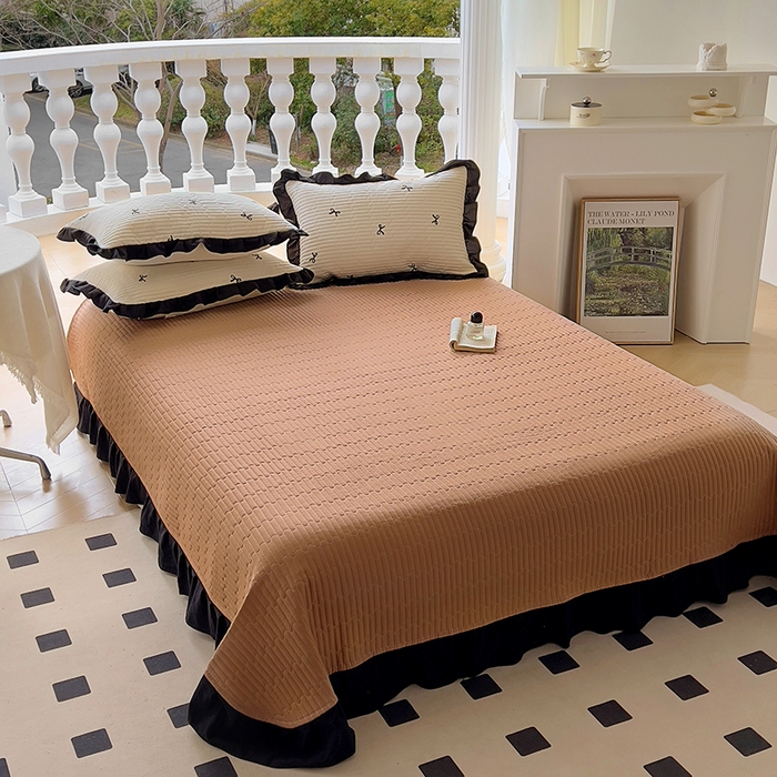 91家纺网 家纺一手货源 找家纺 美梦家纺 2025新款亲肤舒适全棉13372床盖款四件套 蝴蝶结-咖