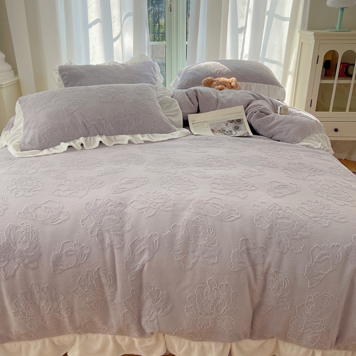 91家纺网 家纺一手货源 找家纺 六巷胡同 2025新款韩版知画牡丹A类牛奶绒花边款四件套 知画牡丹-紫