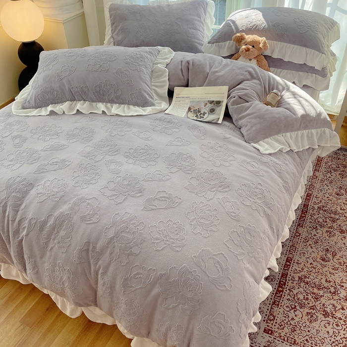 91家纺网 家纺一手货源 找家纺 六巷胡同 2025新款韩版知画牡丹A类牛奶绒花边款四件套 知画牡丹-紫