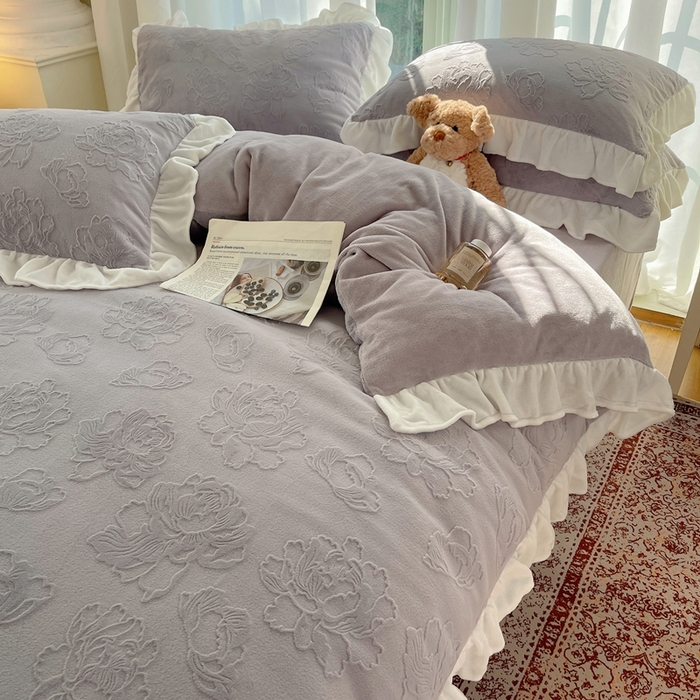 91家纺网 家纺一手货源 找家纺 六巷胡同 2025新款韩版知画牡丹A类牛奶绒花边款四件套 知画牡丹-紫