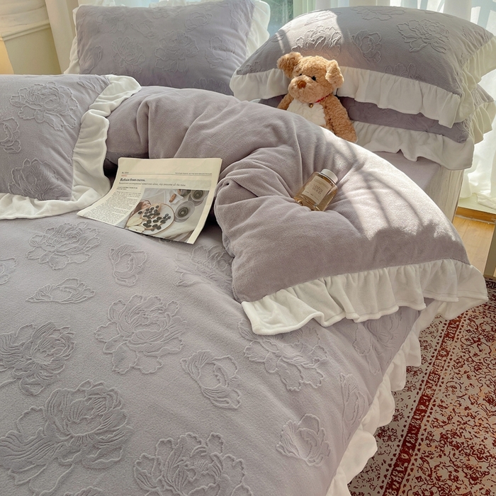 91家纺网 家纺一手货源 找家纺 六巷胡同 2025新款韩版知画牡丹A类牛奶绒花边款四件套 知画牡丹-紫