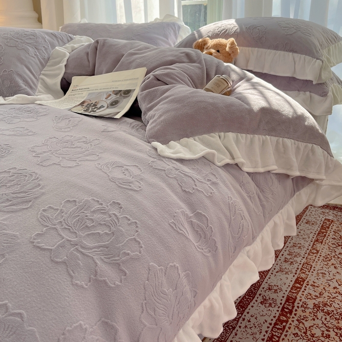 91家纺网 家纺一手货源 找家纺 六巷胡同 2025新款韩版知画牡丹A类牛奶绒花边款四件套 知画牡丹-紫