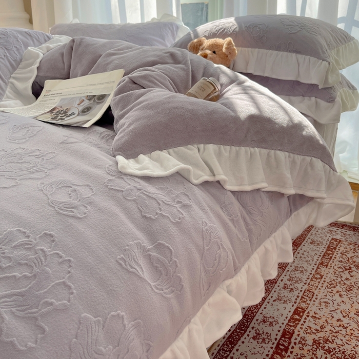 91家纺网 家纺一手货源 找家纺 六巷胡同 2025新款韩版知画牡丹A类牛奶绒花边款四件套 知画牡丹-紫