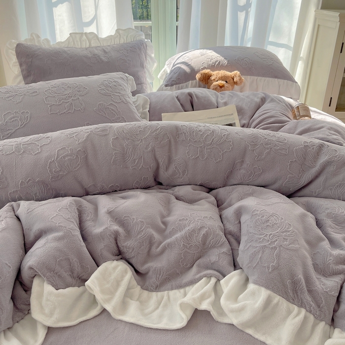 91家纺网 家纺一手货源 找家纺 六巷胡同 2025新款韩版知画牡丹A类牛奶绒花边款四件套 知画牡丹-紫