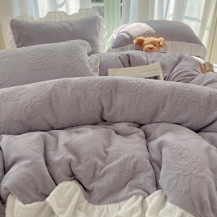 91家纺网 家纺一手货源 找家纺 六巷胡同 2025新款韩版知画牡丹A类牛奶绒花边款四件套 知画牡丹-紫