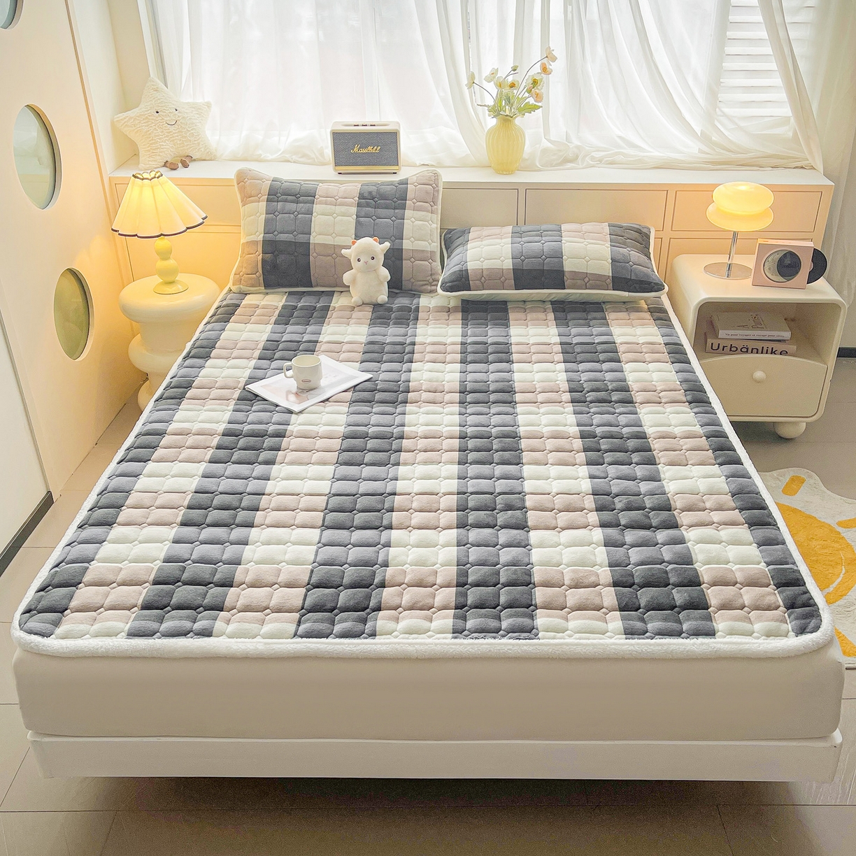 91家纺网 家纺一手货源 找家纺 眠势力 2025新款牛奶绒床垫加绒床褥子秋冬保暖珊瑚绒夹棉床护垫 兰大格