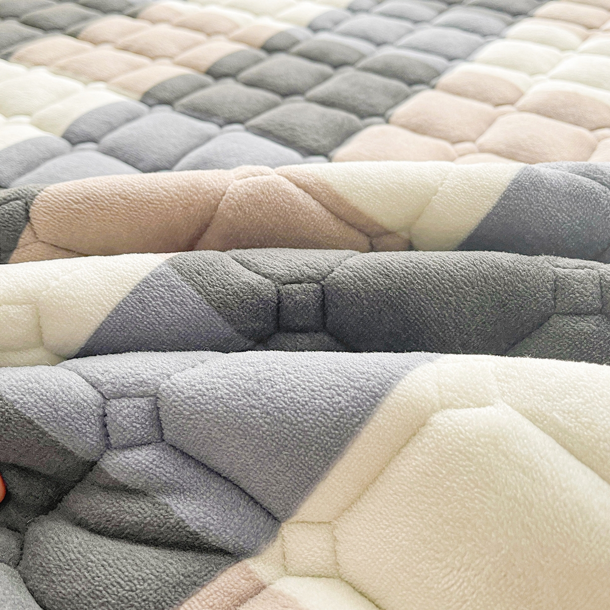 91家纺网 家纺一手货源 找家纺 眠势力 2025新款牛奶绒床垫加绒床褥子秋冬保暖珊瑚绒夹棉床护垫 兰大格