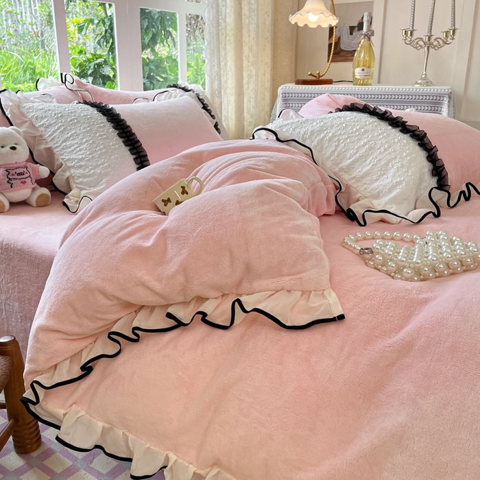 91家纺网 家纺一手货源 找家纺 艺玲家纺 2025新款牛奶绒韩版蕾丝四件套-花香梦境绒 花香梦境绒-玉色