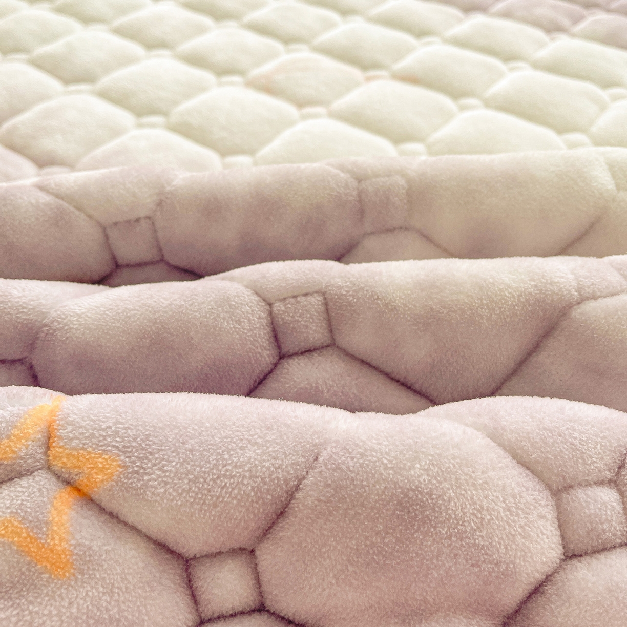 91家纺网 家纺一手货源 找家纺 眠势力 2025新款牛奶绒床垫加绒床褥子秋冬保暖珊瑚绒夹棉床护垫 梦幻星空