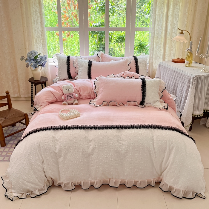 91家纺网 家纺一手货源 找家纺 艺玲家纺 2025新款牛奶绒韩版蕾丝四件套-花香梦境绒 花香梦境绒-玉色