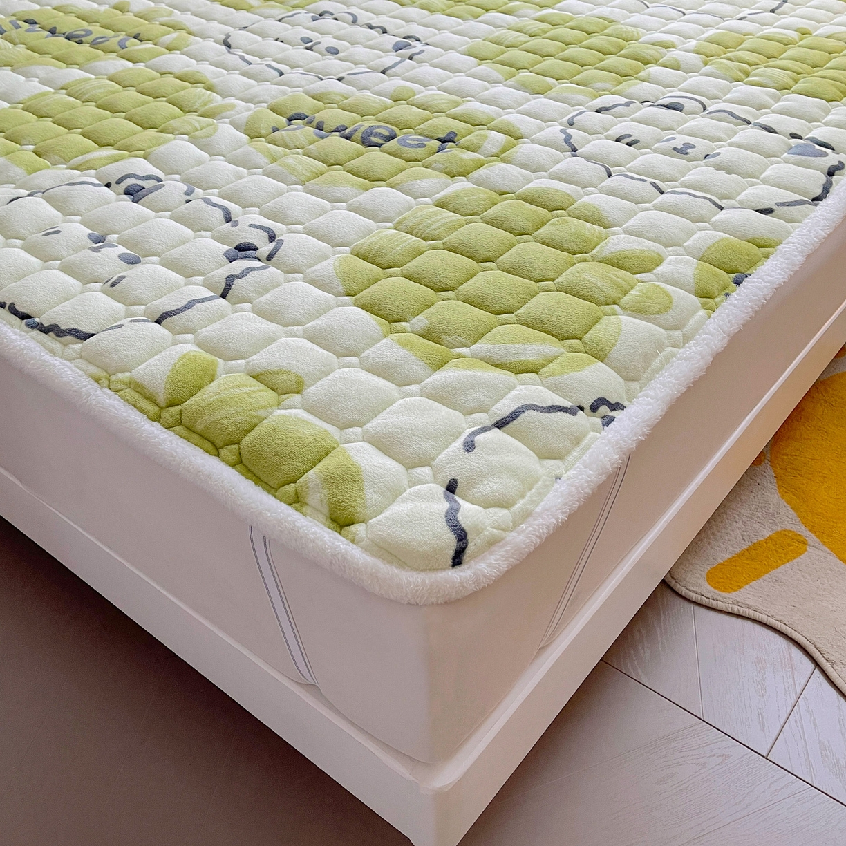 91家纺网 家纺一手货源 找家纺 眠势力 2025新款牛奶绒床垫加绒床褥子秋冬保暖珊瑚绒夹棉床护垫 泡泡熊