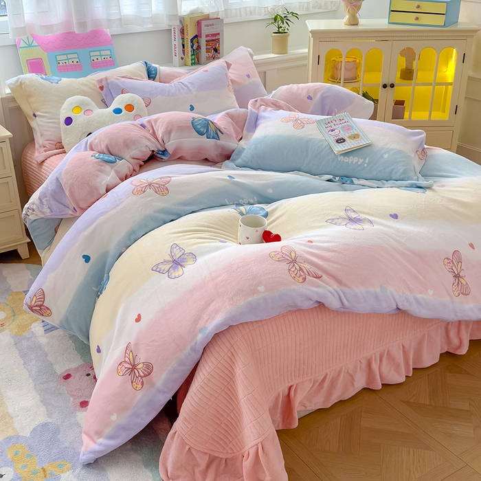 赫梵茜 2025新款亲肤舒适爆款•牛奶绒花边床盖款四件套 蝶恋