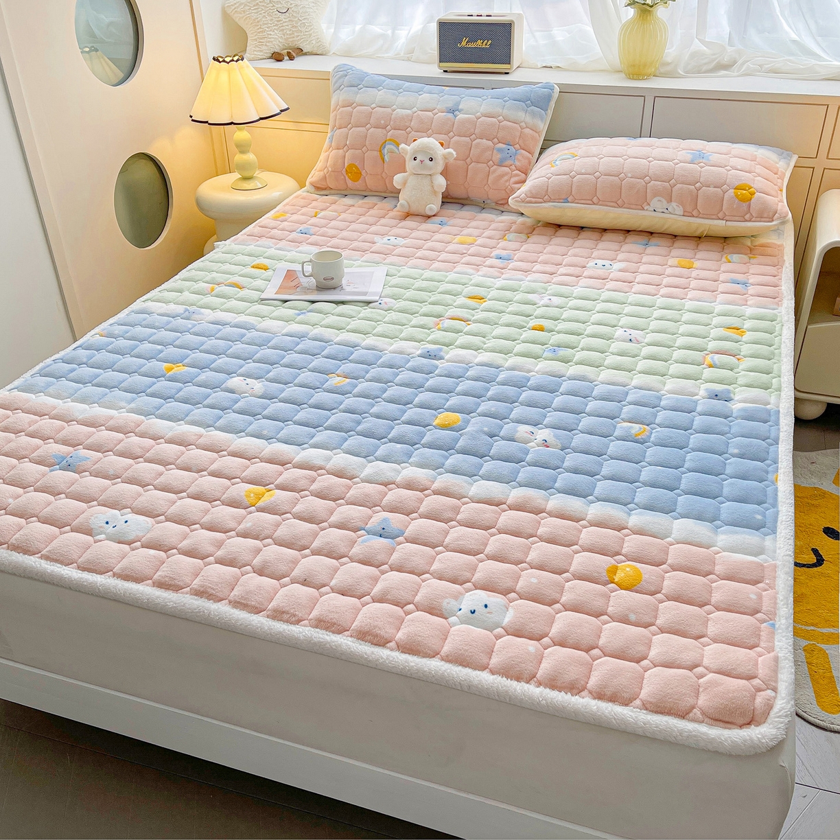 91家纺网 家纺一手货源 找家纺 眠势力 2025新款牛奶绒床垫加绒床褥子秋冬保暖珊瑚绒夹棉床护垫 晴天