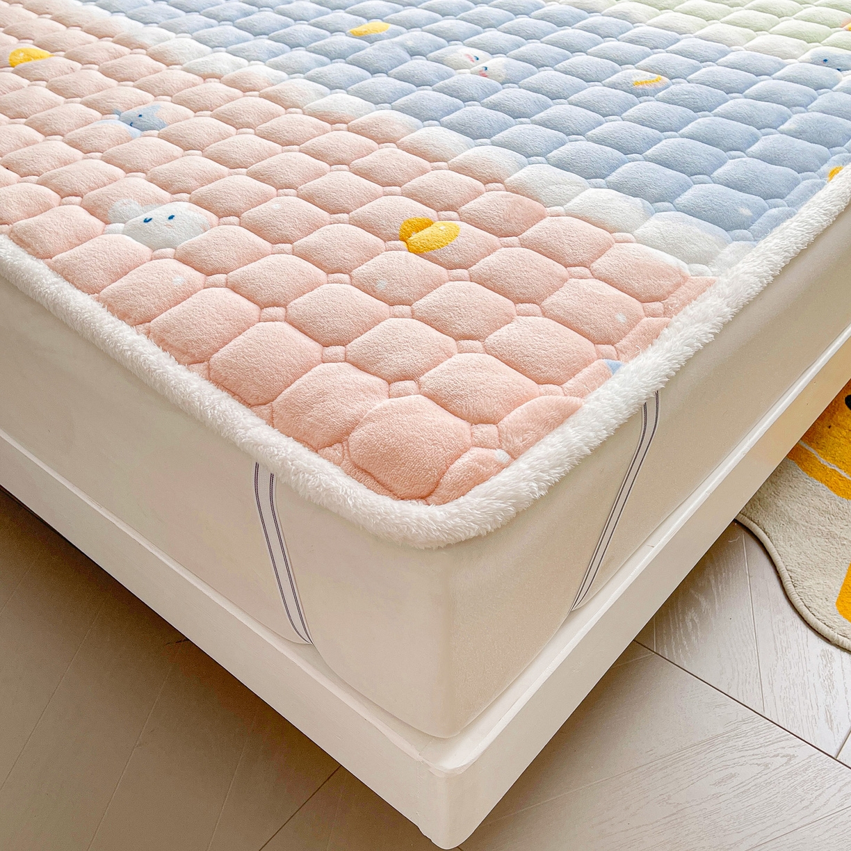 91家纺网 家纺一手货源 找家纺 眠势力 2025新款牛奶绒床垫加绒床褥子秋冬保暖珊瑚绒夹棉床护垫 晴天