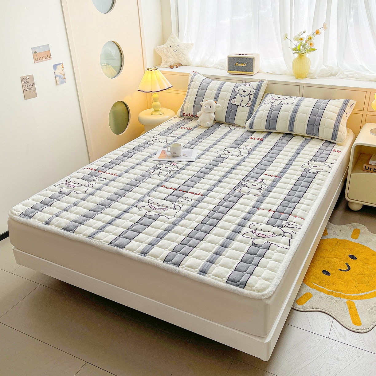 91家纺网 家纺一手货源 找家纺 眠势力 2025新款牛奶绒床垫加绒床褥子秋冬保暖珊瑚绒夹棉床护垫 条纹小狗