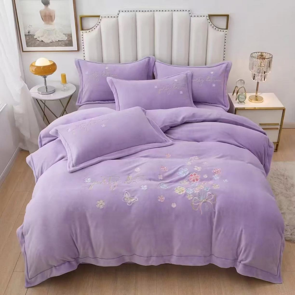 91家纺网 家纺一手货源 找家纺 优姿家纺 2025新款全消光10斤牛奶绒宽边绣花保暖四件套 蝶语花香千代紫