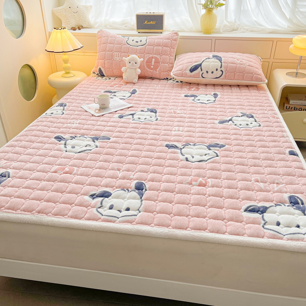 91家纺网 家纺一手货源 找家纺 眠势力 2025新款牛奶绒床垫加绒床褥子秋冬保暖珊瑚绒夹棉床护垫 音符小熊