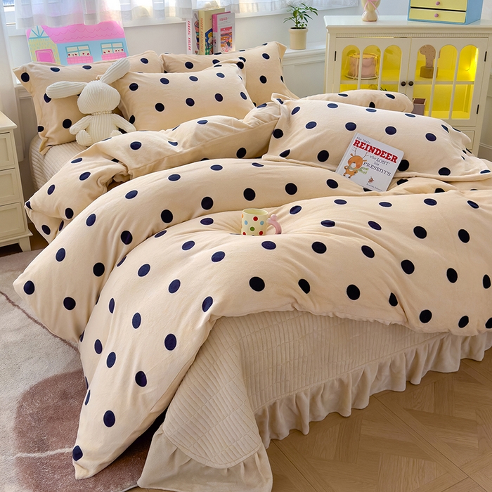 赫梵茜 2025新款亲肤舒适爆款•牛奶绒花边床盖款四件套 奶油波点