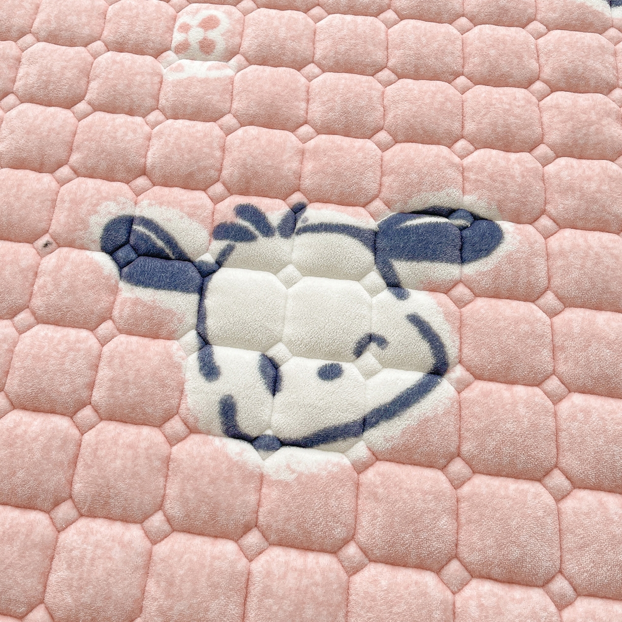 91家纺网 家纺一手货源 找家纺 眠势力 2025新款牛奶绒床垫加绒床褥子秋冬保暖珊瑚绒夹棉床护垫 音符小熊