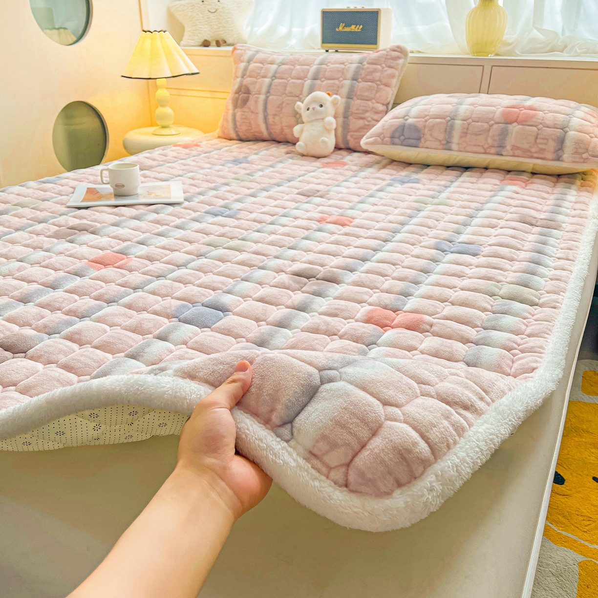 91家纺网 家纺一手货源 找家纺 眠势力 2025新款牛奶绒床垫加绒床褥子秋冬保暖珊瑚绒夹棉床护垫 圆圆圈圈