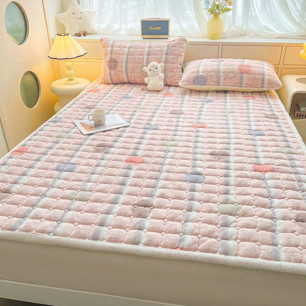 91家纺网 家纺一手货源 找家纺 眠势力 2025新款牛奶绒床垫加绒床褥子秋冬保暖珊瑚绒夹棉床护垫 圆圆圈圈