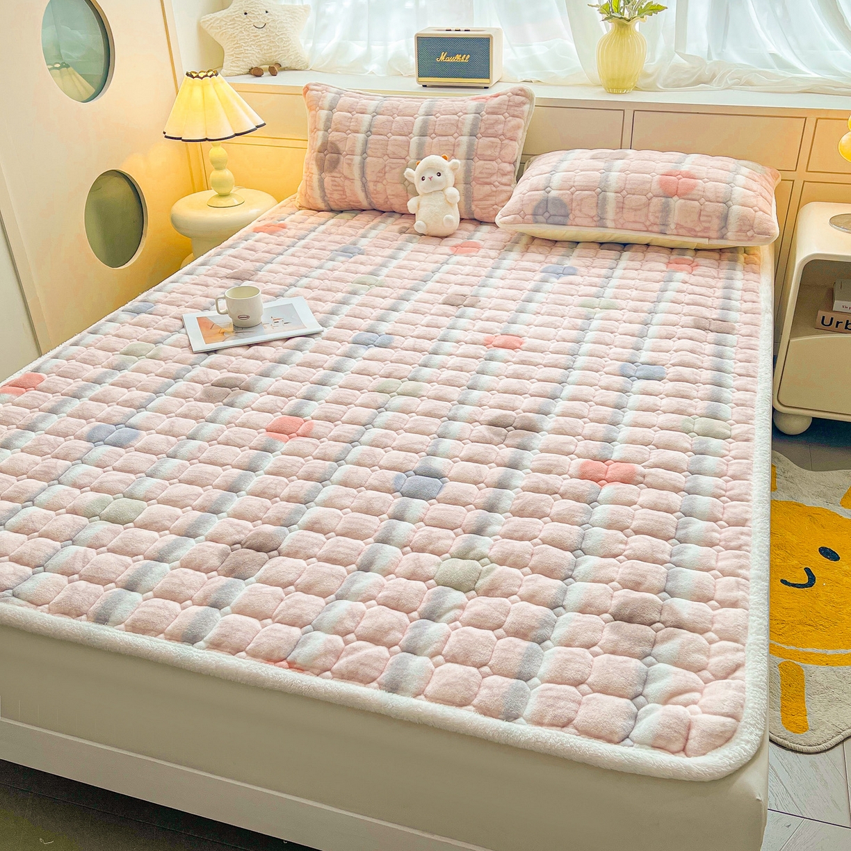 91家纺网 家纺一手货源 找家纺 眠势力 2025新款牛奶绒床垫加绒床褥子秋冬保暖珊瑚绒夹棉床护垫 圆圆圈圈