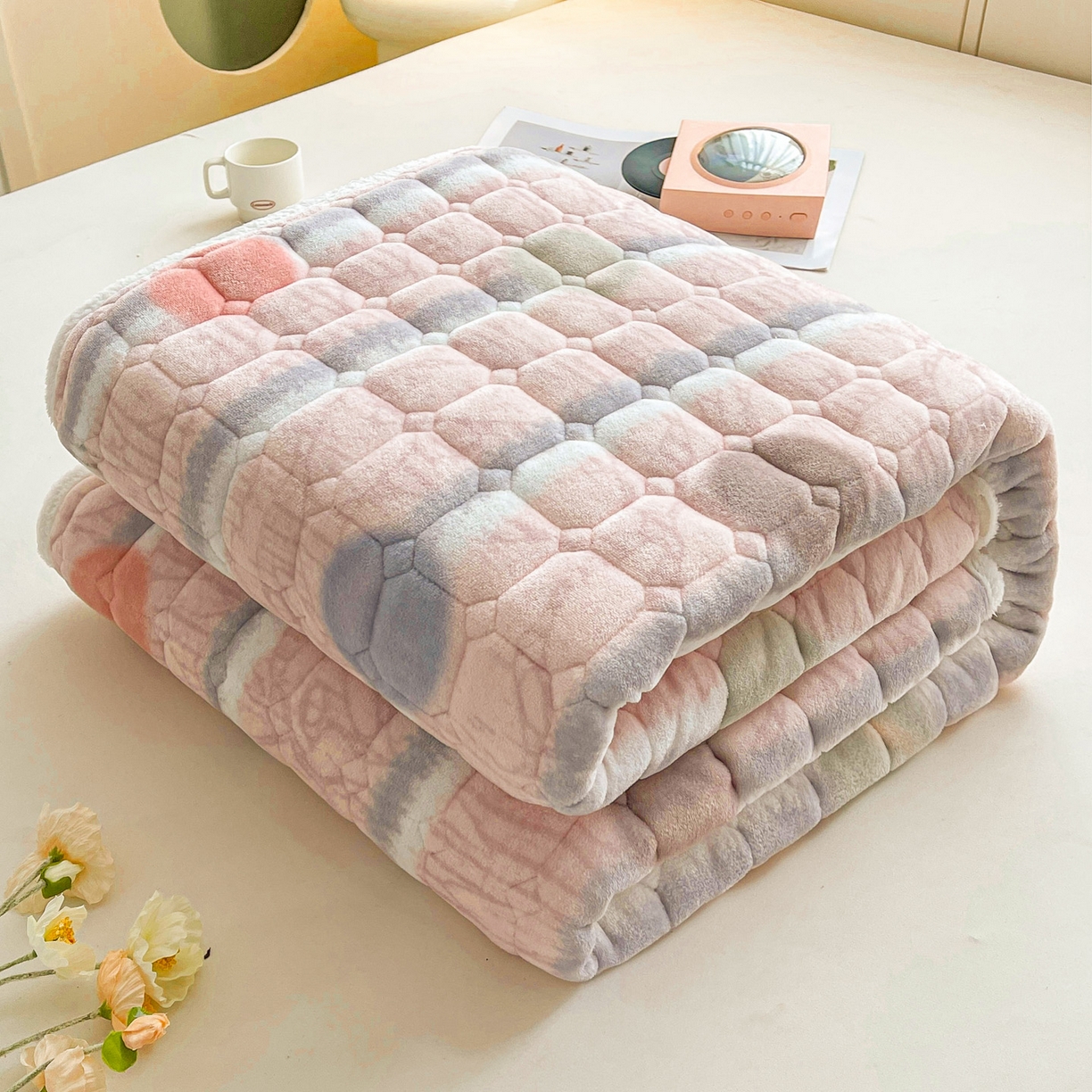 91家纺网 家纺一手货源 找家纺 眠势力 2025新款牛奶绒床垫加绒床褥子秋冬保暖珊瑚绒夹棉床护垫 圆圆圈圈