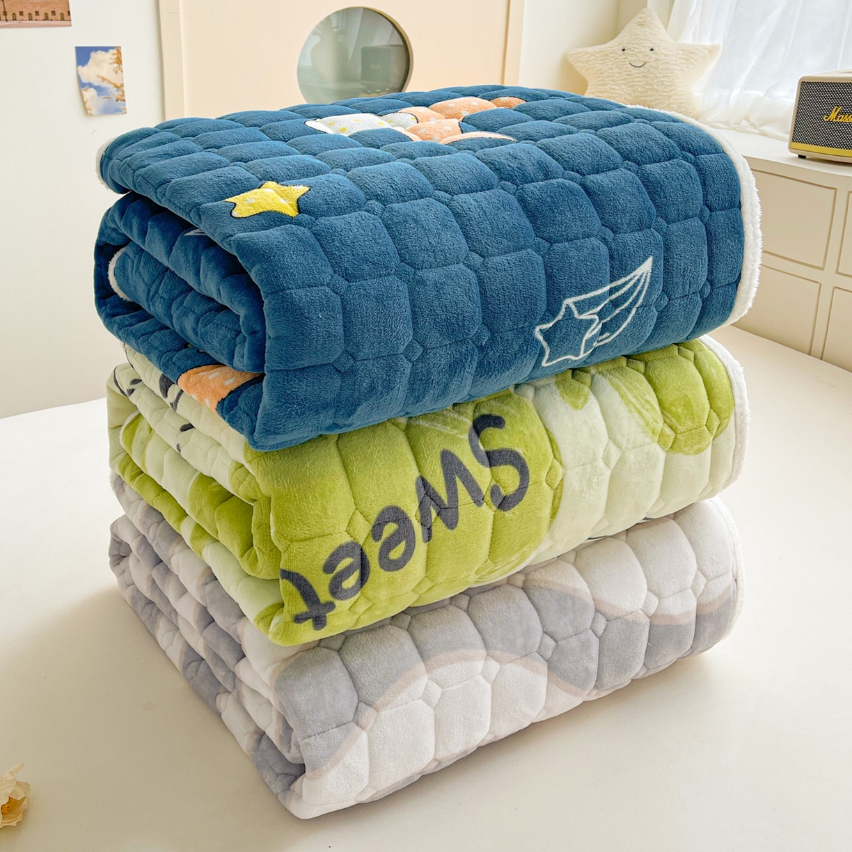 91家纺网 家纺一手货源 找家纺 眠势力 2025新款牛奶绒床垫加绒床褥子秋冬保暖珊瑚绒夹棉床护垫 组合图仅供展示不可下单