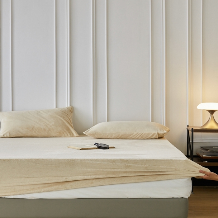 91家纺网 家纺一手货源 找家纺 千朵森 2025新款全消光牛奶绒床笠单床笠单品床笠单件床笠-芙妮 芙妮-奶芋黄