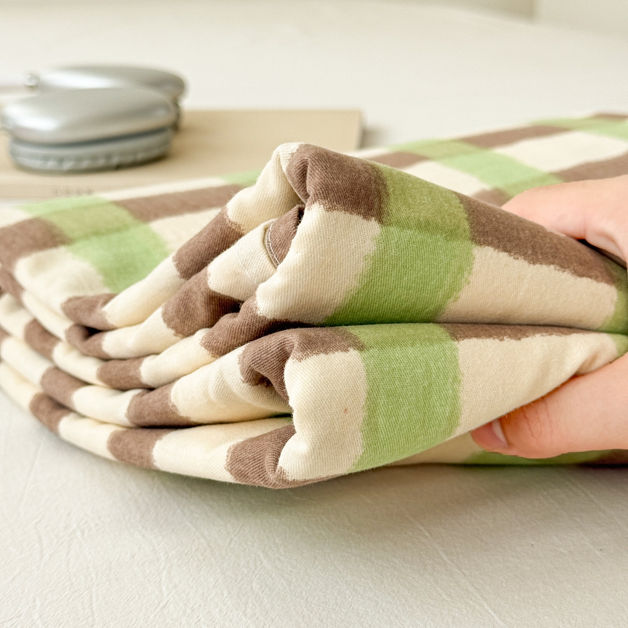 91家纺网 家纺一手货源 找家纺 丽美人家纺 2025新款全棉纯棉磨毛单床单 床单单件 方格绿