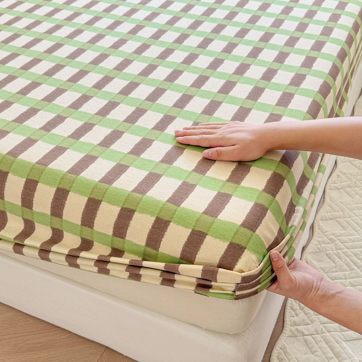 91家纺网 家纺一手货源 找家纺 丽美人家纺 2025新款全棉纯棉磨毛单床笠 床笠单件 方格绿