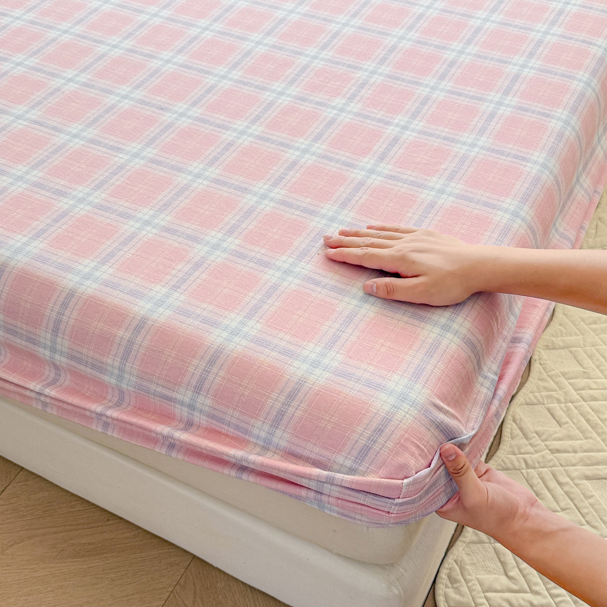 91家纺网 家纺一手货源 找家纺 丽美人家纺 2025新款全棉纯棉磨毛单床笠 床笠单件 温馨粉格