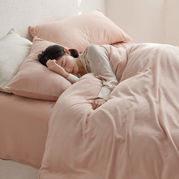 91家纺网 家纺一手货源 找家纺 千朵森 2025新款高克重全消光纯色牛奶绒套件四件套 风格一 藕荷粉