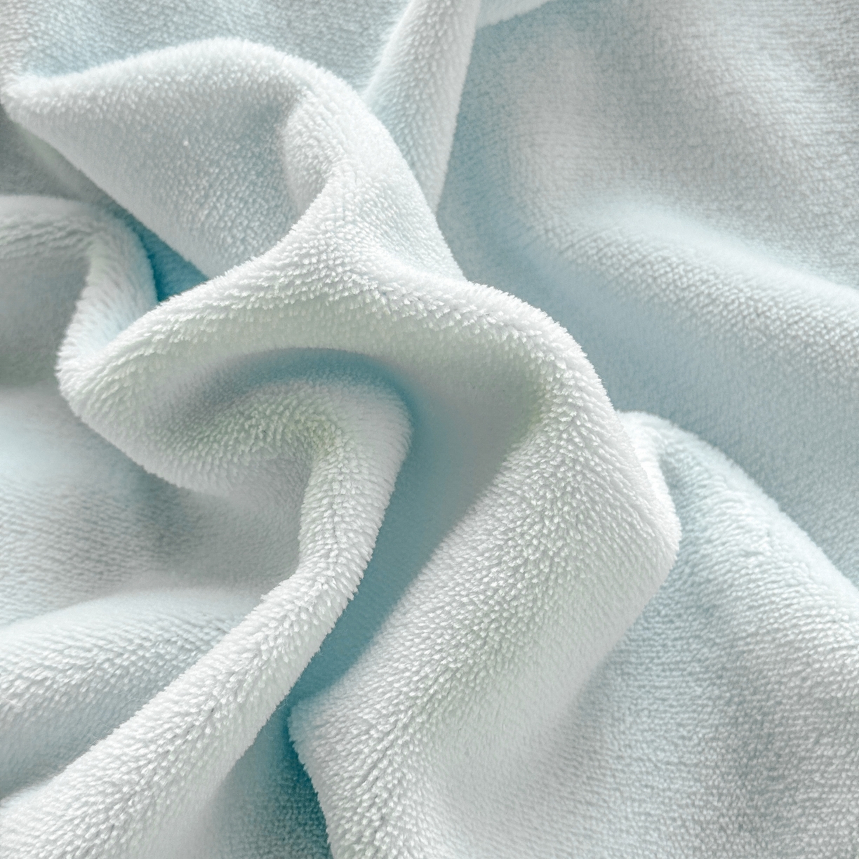 91家纺网 家纺一手货源 找家纺 KA家纺 2025新款绣花嵌绳牛奶绒四件套-元气满满系列 元气满满蓝