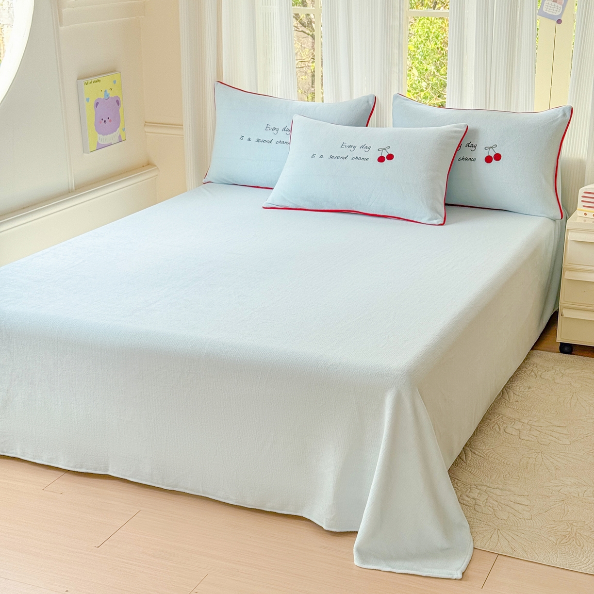 91家纺网 家纺一手货源 找家纺 KA家纺 2025新款绣花嵌绳牛奶绒四件套-元气满满系列 元气满满蓝