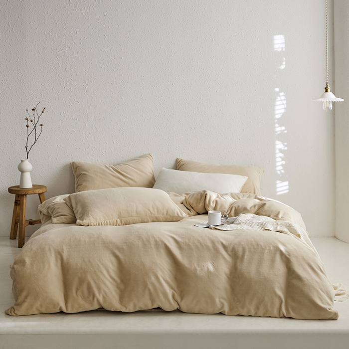 千朵森 2025新款高克重全消光纯色牛奶绒套件四件套 风格一 郁金香