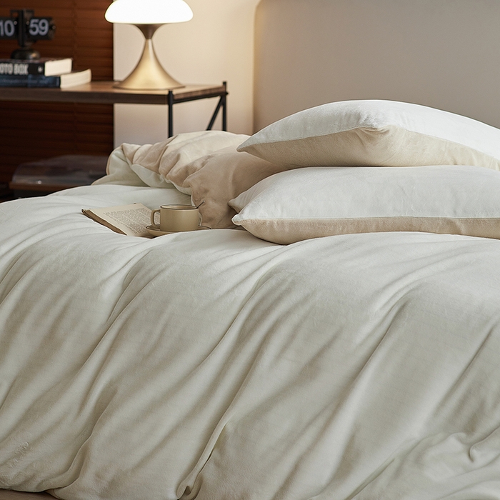 91家纺网 家纺一手货源 找家纺 （总）千朵森 2025新款高克重全消光纯色牛奶绒套件四件套 风格二