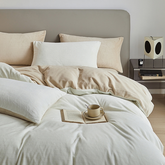 91家纺网 家纺一手货源 找家纺 （总）千朵森 2025新款高克重全消光纯色牛奶绒套件四件套 风格二