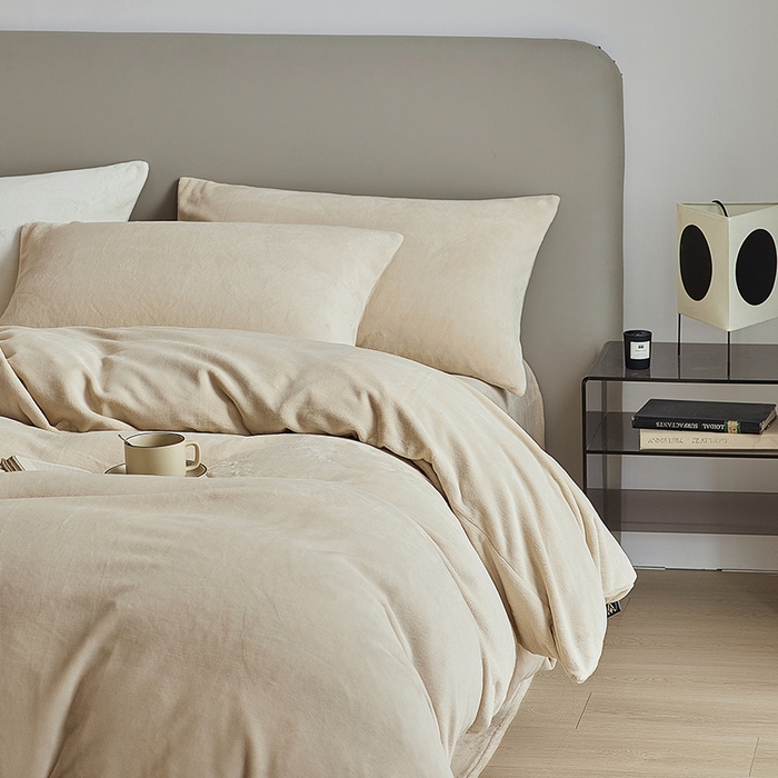 91家纺网 家纺一手货源 找家纺 千朵森 2025新款高克重全消光纯色牛奶绒套件四件套 风格二 郁金香