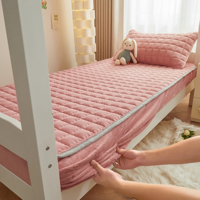 91家纺网 家纺一手货源 找家纺 爱思凯家纺 2025新款初心-牛奶绒学生床笠小号三件套 【初心】床笠-暗粉