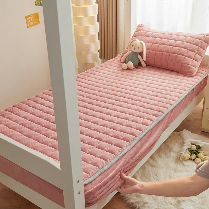 91家纺网 家纺一手货源 找家纺 爱思凯家纺 2025新款初心-牛奶绒学生床笠小号三件套 【初心】床笠-暗粉